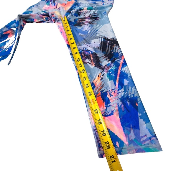 Fabletics Define PowerHold Capri Leggings Mist Ombre Print Small UPF Protection - Picture 5 of 7